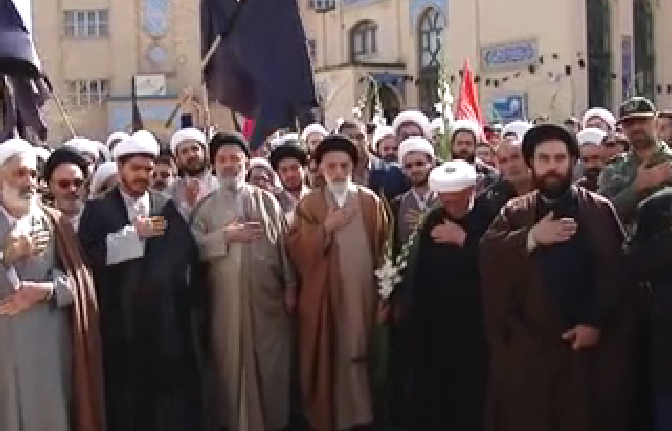گلباران محل شهادت روحانی همدانی در حوزه علمیه آیت الله آخوند +فیلم