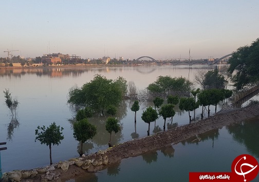 نابودی ۹۰ درصد پارک&zwnj;های ساحلی اهواز در سیل/احکام تخریب ساخت و ساز&zwnj;های غیرمجاز در حریم رودخانه صادر شد