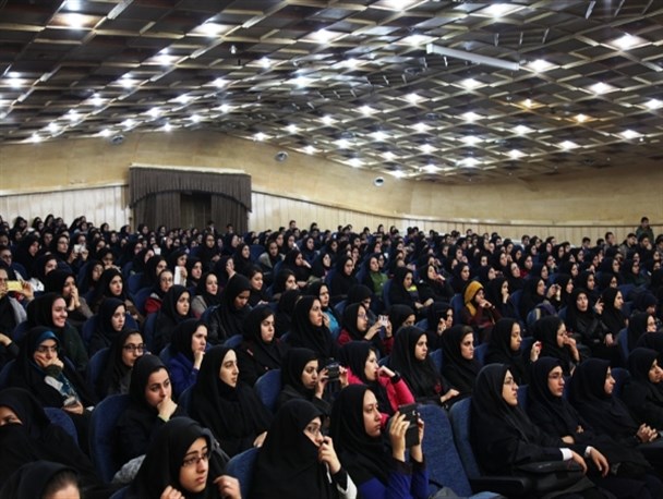 دختران دانشجو وارد عرصه تولید شوند