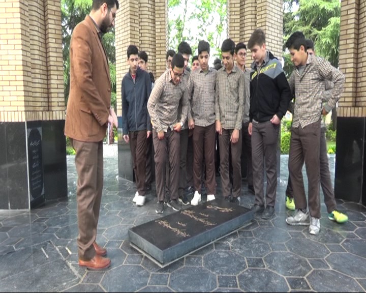 برگزاری مراسم سالروز تولد مولف فرهنگ لغت معین در آستانه اشرفیه