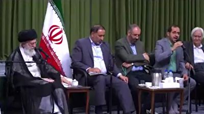 نکته سنجی رهبر انقلاب حین شعرخوانی شاعران + فیلم