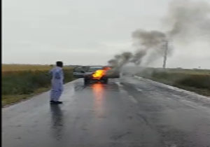 فیلمی از آتش‌سوزی پژو 405 در روستای انبارتپه