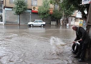 بارش&zwnj;های بهاری در برخی نقاط استان یزد سیل راه انداخت