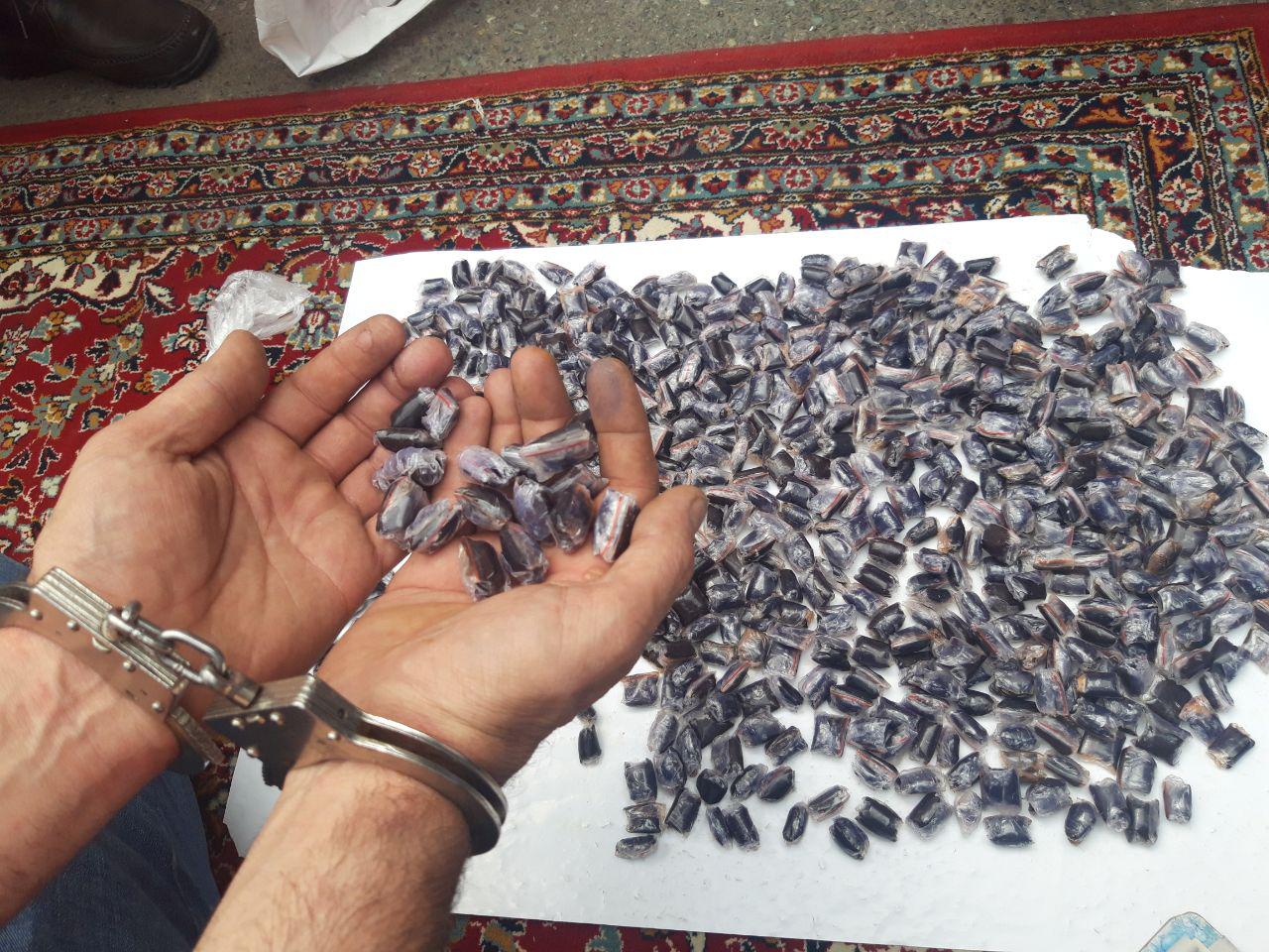 دستگیری طلافروشی که تریاک می‌فروخت