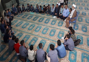 اعتکاف علمی (رمضانیه) دانش‌آموزان در ابهر + فیلم