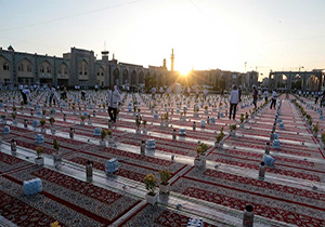 کمک به سیل زده&zwnj;ها از طریق سفره&zwnj;های افطاری حرم مطهر + فیلم