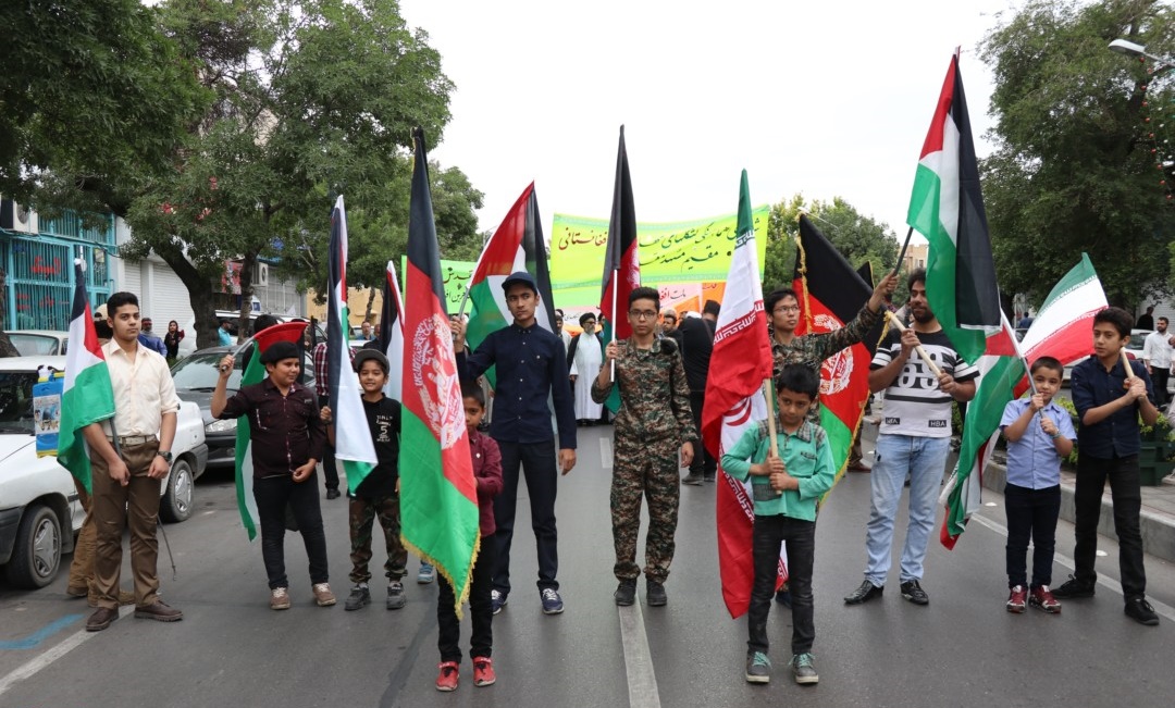 حضور گسترده مهاجرین افغانستانی مقیم ایران در راهپیمایی «روز قدس» حضور گسترده مهاجرین افغانستانی مقیم ایران در راهپیمایی «روز قدس»
