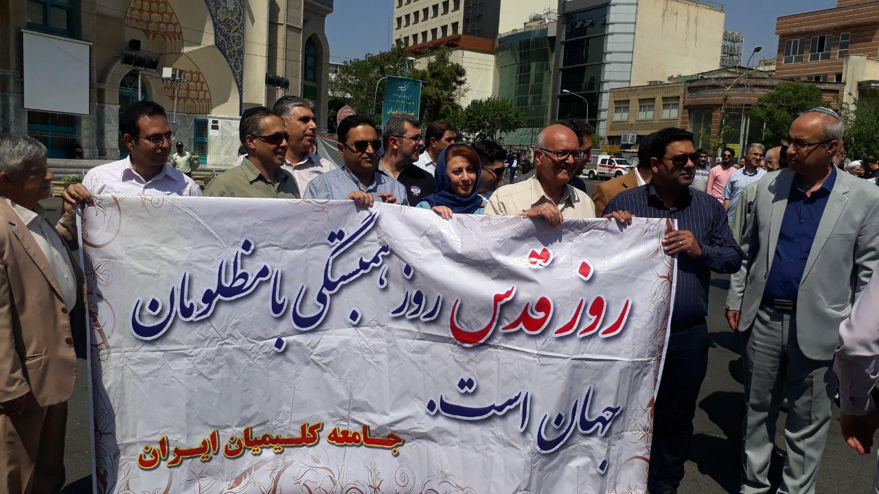 از حضور مسئولان و کلیمیان تا رونمایی از ماکت موشک ذوالفقار/ پیام انگلیسی ایرانیان به مردم جهان