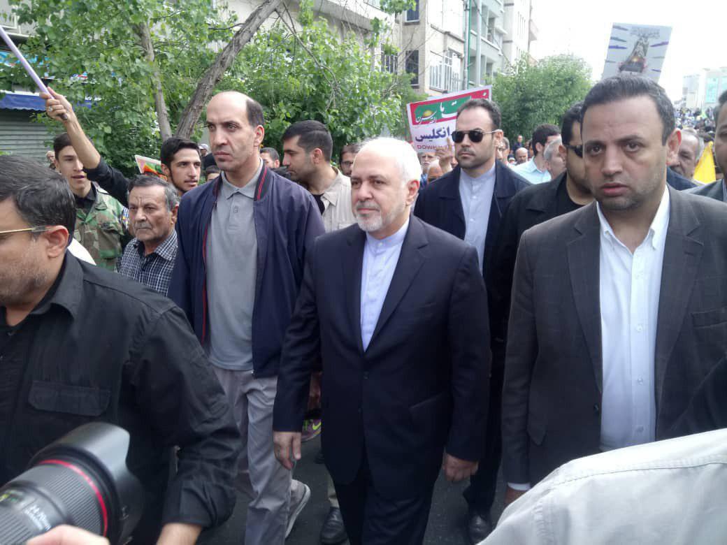 از حضور مسئولان و کلیمیان تا رونمایی از ماکت موشک ذوالفقار/ پیام انگلیسی ایرانیان به مردم جهان