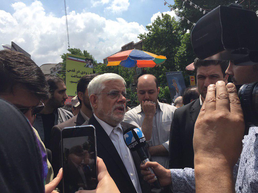 امروز همه آمدند؛ از مسئولان و اقلیت&zwnj;های مذهبی تا پیرزن ۱۰۰ ساله و نوجوانان رزمی&zwnj;کار/ پیام انگلیسی تهرانی&zwnj;ها به مردم جهان