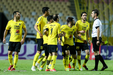 قلعه نویی: مدارک و اسناد از رفتار پرسپولیسی ها جمع کردیم