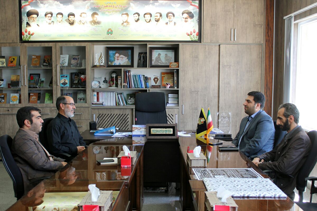 رونمایی از کتاب سرای انقلاب درتبریز