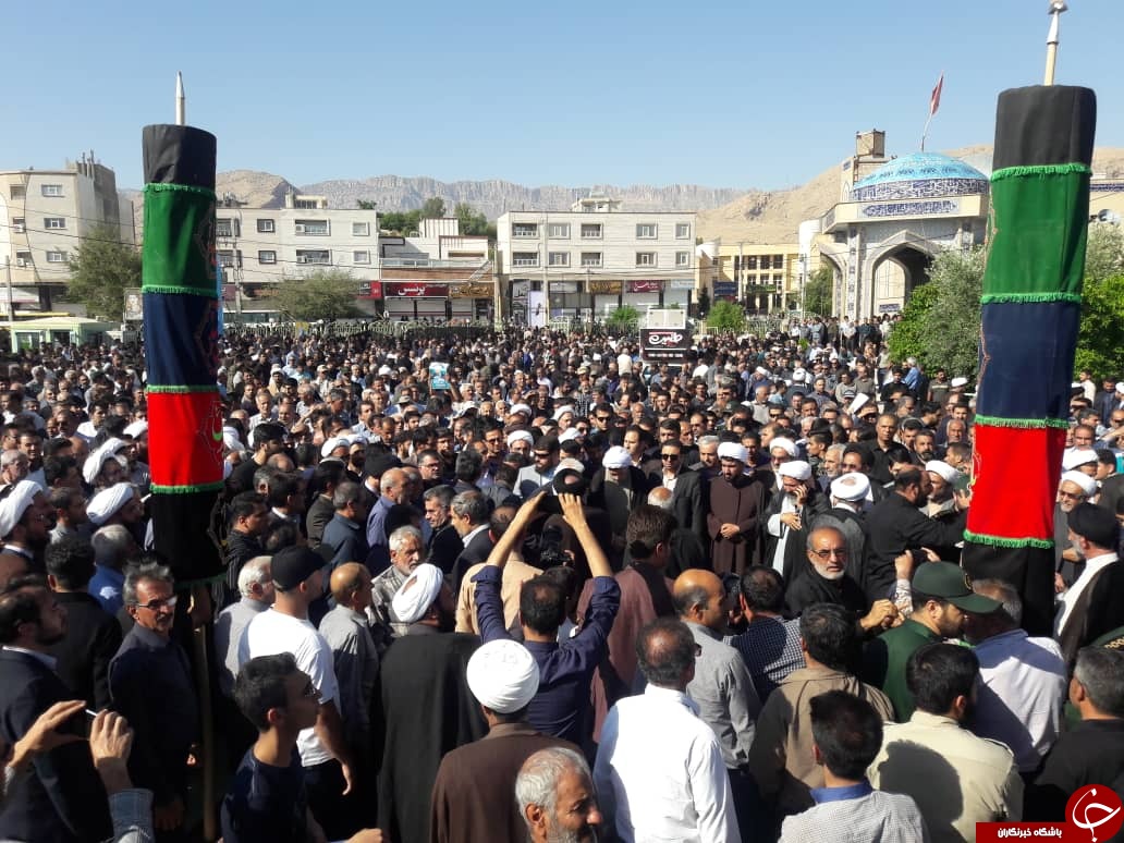 مراسم تشییع امام جمعه شهید کازرون مراسم تشییع امام جمعه شهید کازرون