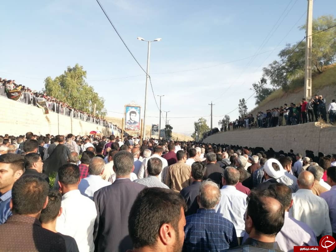 مراسم تشییع امام جمعه شهید کازرون + تصاویر مراسم تشییع امام جمعه شهید کازرون + تصاویر