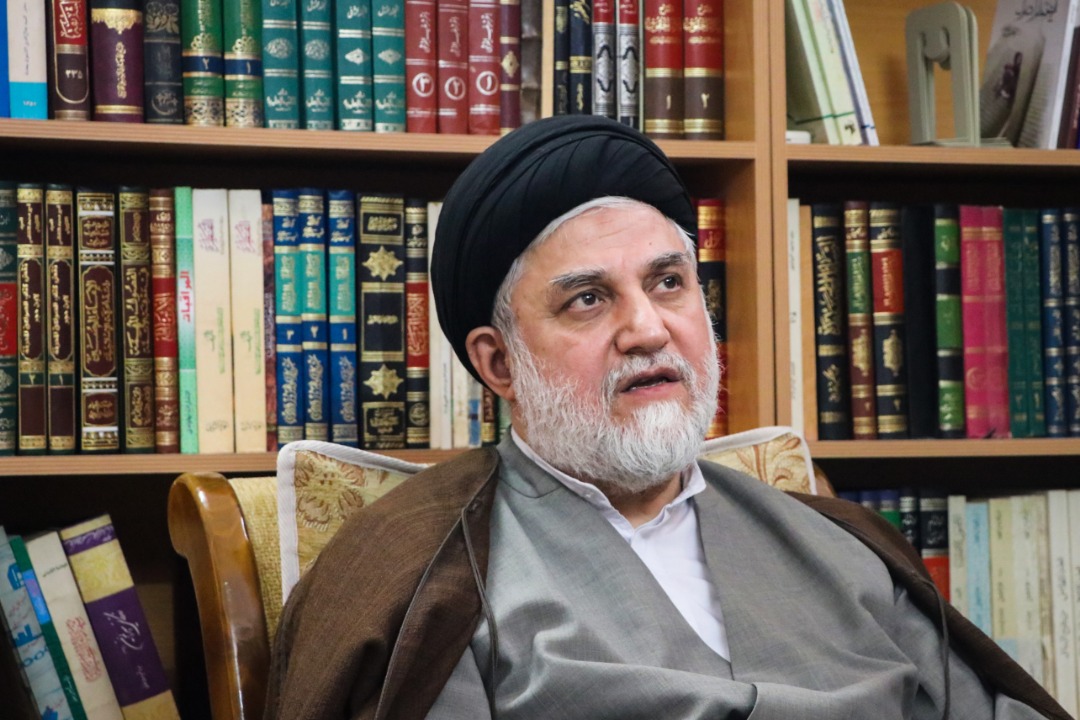 کسی به اجبار دین دار و مسلمان نمی&zwnj;شود/ برخی مراکز اسلامی خارج کشور با دوربین&zwnj;های مداربسته پلیس کنترل می&zwnj;شوند/ جوان هیپی تصور می&zwnj;کرد از آسمان آمده&zwnj;ام