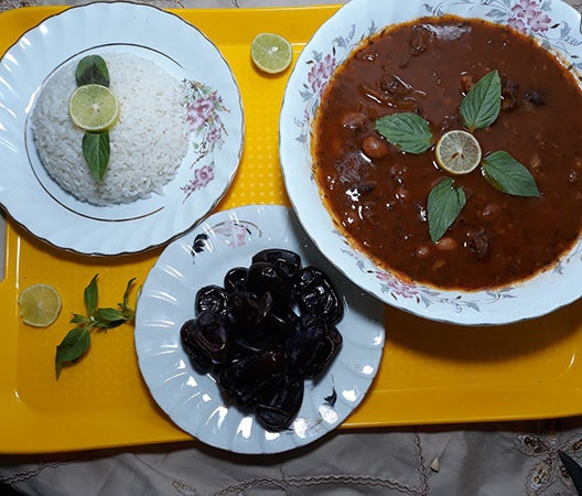افطاری روز بیست&zwnj;و&zwnj;هفتم ماه رمضان؛ خورش آلوچه آذربایجان + دستور تهیه
