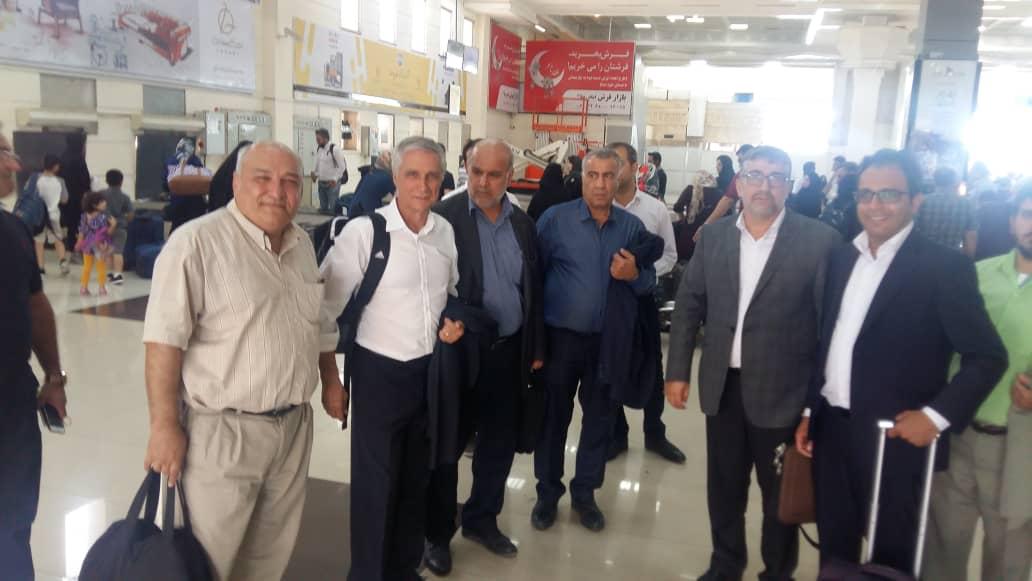 مربی تیم ملی فوتبال با استقبال رئیس هیئت فوتبال وارد اهواز شد