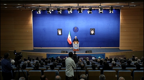روحانی: اساتید و پزشکان از مهمترین سرمایه&zwnj;های اجتماعی محسوب می&zwnj;شوند/ موفقیت در حوزه علم و سلامت از دستاورد&zwnj;های انقلاب اسلامی است