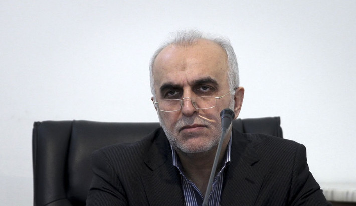 دشمن با تمام قوا ایستاده تا نفت ایران صادر نشود/ در سال گذشته حدود ۶۰۰ هزار میلیارد تومان تسهیلات بانکی به واحد‌های تولیدی اختصاص دادیم