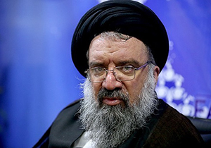 آیت‌الله خاتمی وارد کازرون شد