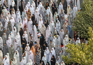 برپایی نماز عید فطر در بلوار شهید لشکری قزوین