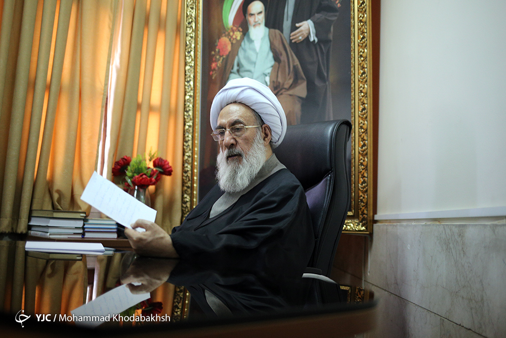 امام خمینی(ره) زودتر از خیلیها آمریکا را شناخت/ چرا کفن امام(ره) در روز تشییع تعویض شد؟/ پاسخ به شبههای درباره دخالت رهبری در مجلس خبرگان/ ماجرای نامه به هاشمیرفسنجانی در جریان انتخاب آیتالله خامنهای چه بود؟ امام خمینی(ره) زودتر از خیلیها آمریکا را شناخت/ چرا کفن امام(ره) در روز تشییع تعویض شد؟/ پاسخ به شبههای درباره دخالت رهبری در مجلس خبرگان/ ماجرای نامه به هاشمیرفسنجانی در جریان انتخاب آیتالله خامنهای چه بود؟