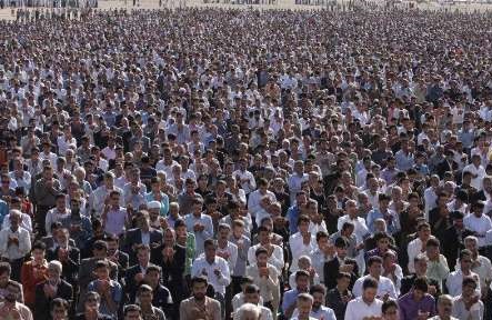 مصلی&zwnj;های اهل تسنن و تشیع در حال آماده سازی برپایی نماز عید فطر / ناوگان اتوبوسرانی آماده خدمت رسانی به نمازگزاران