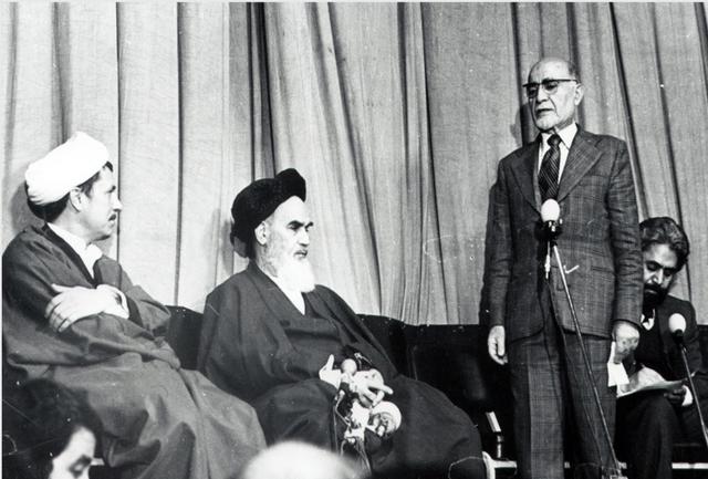 امام خمینی (ره) در مقابل استعفای دولت موقت چه واکنشی نشان دادند؟