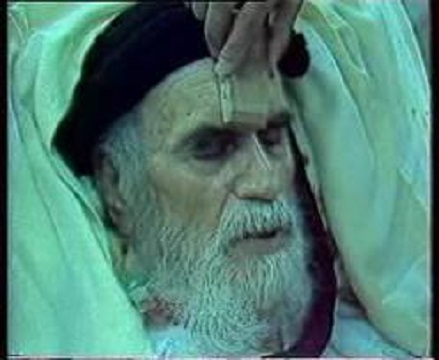 اطلاعيه دفتر امام(ره) در خبر ۲۱ سيما با صدای ماندگار قاسم افشار + فیلم