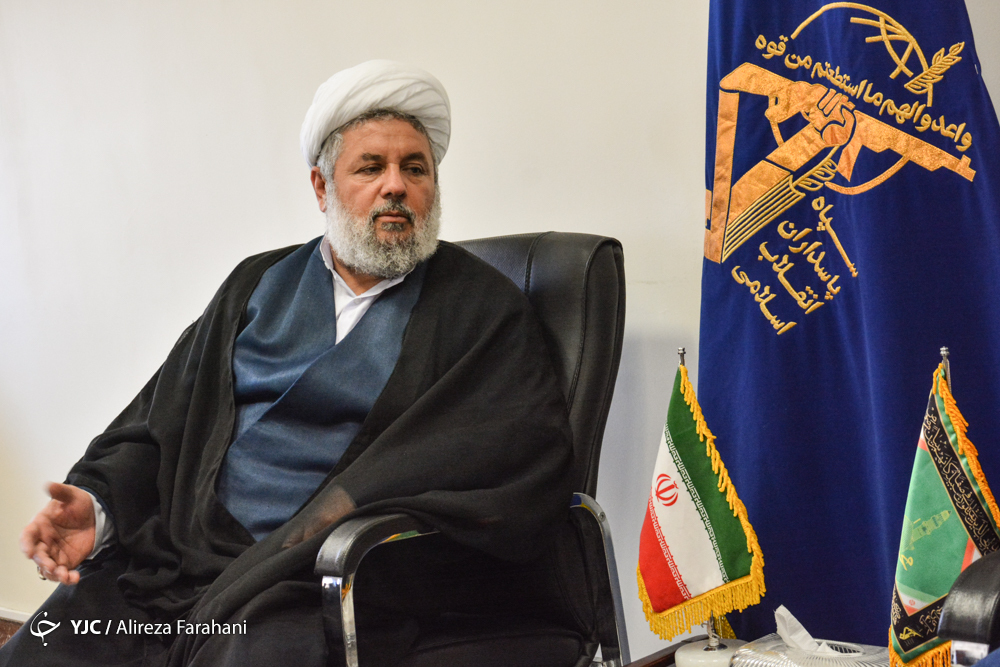 جنبه سیاسی امام خمینی(ره) بر تمام ویژگی&zwnj;های ایشان غالب بود/ متاسفانه برخی منسوبان امام دست به تحریف عقاید ایشان می&zwnj;زنند/ موفقیت&zwnj;های محور مقاومت ثمره تبعیت از خط امام است/ امام به دنبال خودکفایی دفاعی و نظامی بود