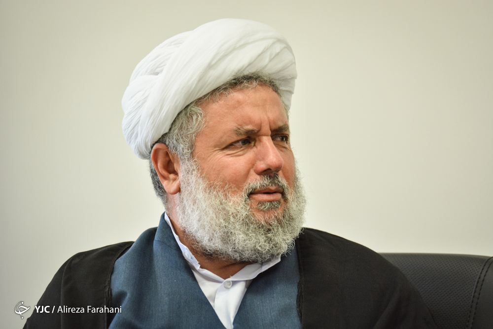 جنبه سیاسی امام خمینی(ره) بر تمام ویژگی&zwnj;های ایشان غالب بود/ متاسفانه برخی منسوبان امام دست به تحریف عقاید ایشان می&zwnj;زنند/ موفقیت&zwnj;های محور مقاومت ثمره تبعیت از خط امام است/ امام به دنبال خودکفایی دفاعی و نظامی بود