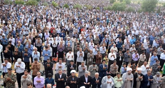 عید فطر در پایتخت وحدت ایران /بستن توشه یک ساله با اقامه نماز عید سعید فطر