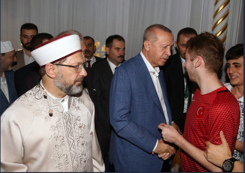 حضور رئیس جمهور ترکیه در نماز عید فطر در استانبول+تصاویر