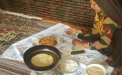 عید فطر در پایتخت وحدت ایران /بستن توشه یک ساله با اقامه نماز عید سعید فطر