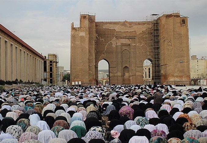 اقامه نماز عید سعید فطر در تبریز به امامت نماینده، ولی فقیه استان آذربایجان شرقی