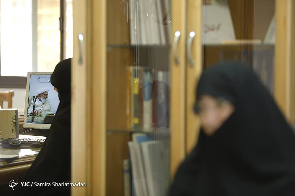 &laquo;قریب&zwnj;الفتوا&raquo;؛ لقبی که امام به آیت&zwnj;الله مهدوی کنی نسبت دادند/ ماجرای عذرخواهی آیت&zwnj;الله از یک هنرپیشه زن تلویزیون/ ایشان به دنبال وحدت بودند تا جاییکه بدون رضایت هاشمی مسئولیت ریاست خبرگان را قبول نکردند
