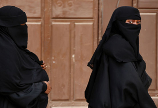 ماجرای فرار خواهران سعودی از عربستان با فریب یک اپلیکیشن + عکس