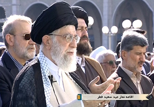 اقامه نماز عید فطر به امامت مقام معظم رهبری + فیلم