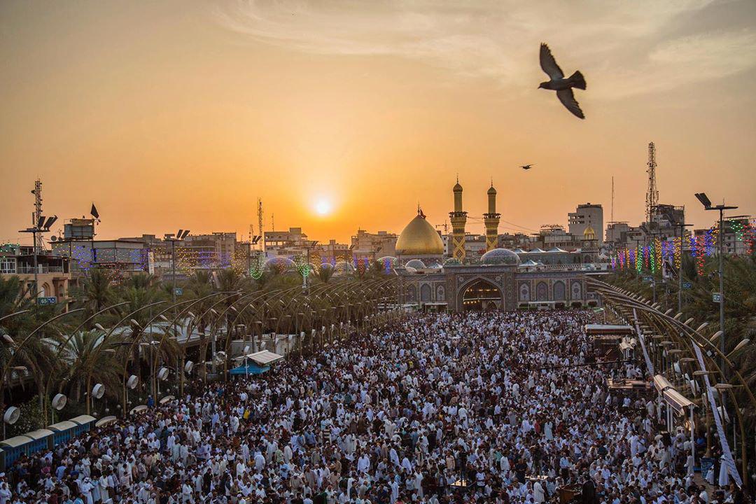 برگزاری باشکوه نماز عید سعید فطر در بین الحرمین کربلای معلی +تصاویر