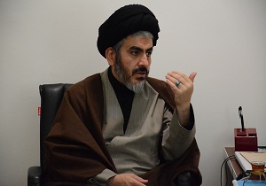 طلاب باید احکام دین را در بین مردم تبلیغ کنند