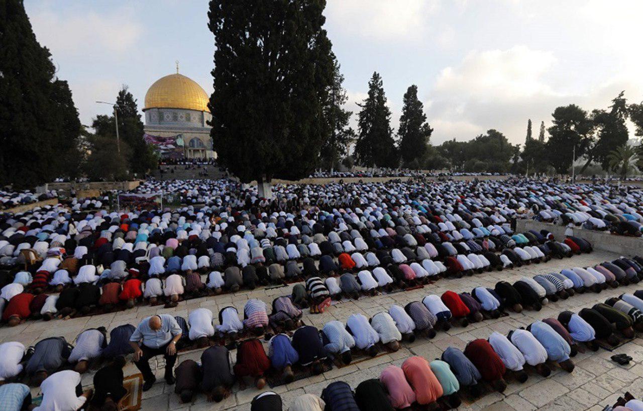 حضور دهها هزار فلسطینی برای اقامه نماز عیدفطر در مسجد القصی +تصویر حضور دهها هزار فلسطینی برای اقامه نماز عیدفطر در مسجد القصی +تصویر