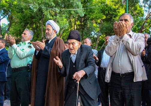 یک ماه روزه داری و عبادت به درگاه پروردگار به سرآمد