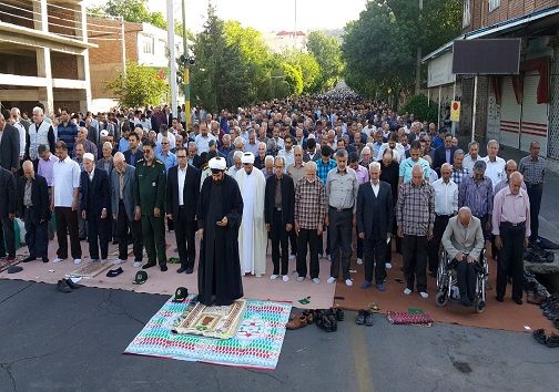 یک ماه روزه داری و عبادت به درگاه پروردگار به سرآمد
