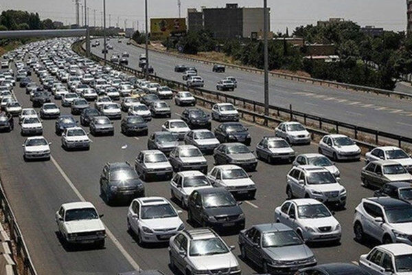 ثبت بیش از ۴۰۰ هزار تردد در آزادراه تهران-کرج از ۱۲ تا ۱۶ خرداد ماه