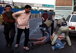 دستگیری پدر و پسر قاچاقچی حرفه ای مواد مخدر در کاشان/دستگیری سارقان در کاشان با گشت رضویون در تعطیلات عید فطر