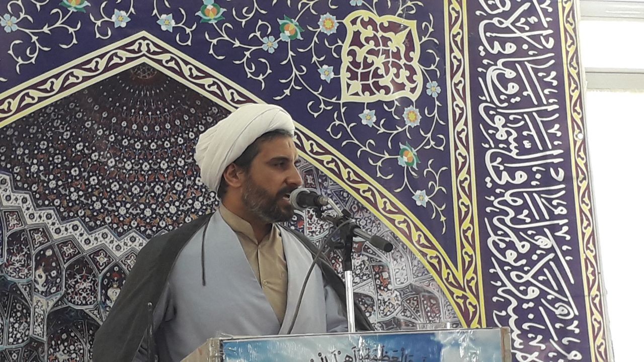 مقاومت، انتخاب و حرکت در راه دین و رهبری است