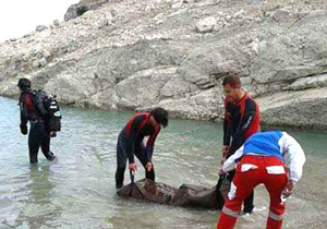 گرفتارشدن ۴ کوهنورد در ارتفاعات اشترانکوه/تلاش برای جست و جوی جسد جوان ۳۰ ساله در دریاچه گهر