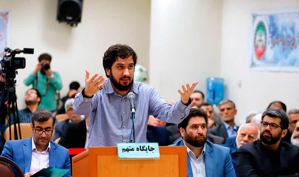 رونمایی داماد وزیر از ۲ قرارداد سری/ قاضی: اسناد محرمانه و پیامک&zwnj;های دیگران چطور به دست شما رسیده است؟