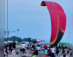 لحظه سقوط پاراگلایدر در ساحل سلمانشهر
