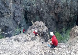 نجات ۳ نوجوان گرفتار در ارتفاعات چارده بیرجند